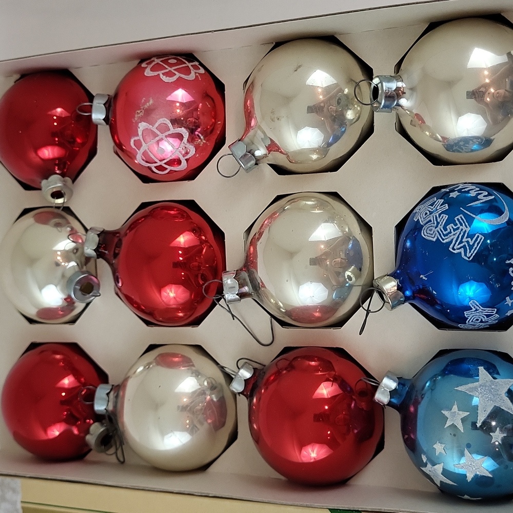 Vtg Pyramid Glass Ornament Balls set of 12 Mercury glass